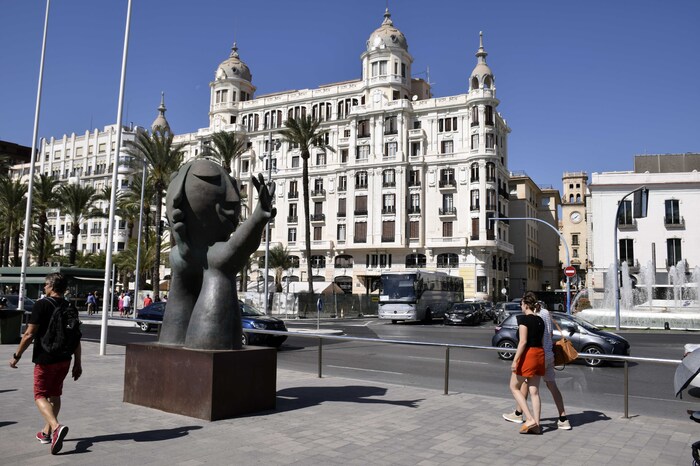 J7 - Alicante - Place Puerta del Mar et l'Ayuntamiento