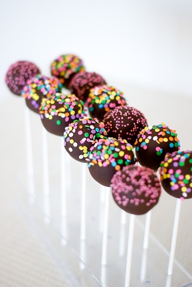 http://liliebakery.fr/wp-content/uploads/2013/10/cake-pops-vanille-chocolat-liliebakery-.jpg