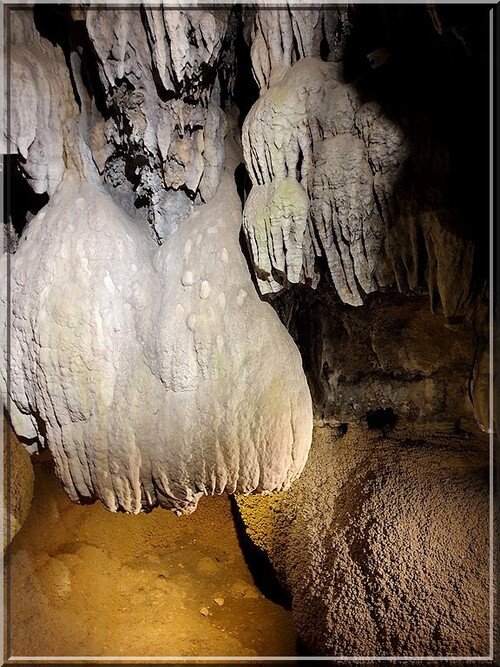 1020 - Villecroze-les-Grottes dans le Var (83)