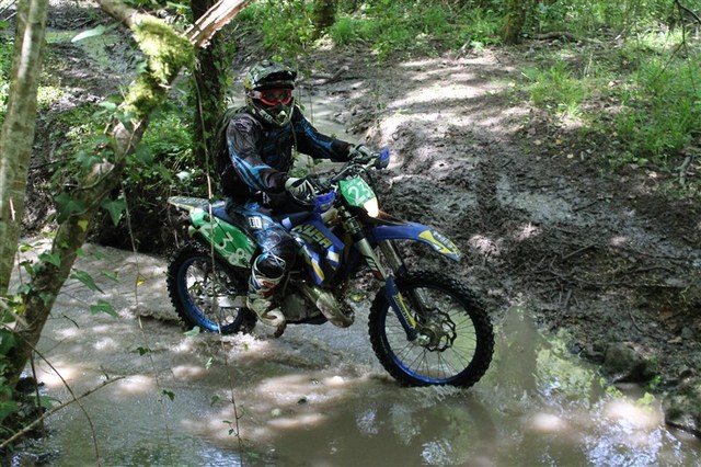 Blog de sylviebernard-art-bouteville : sylviebernard-art-bouteville, Enduro des Coteaux Charentais . Châteauneuf-sur-Charente 4.05.2014