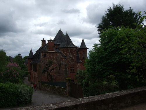 Visite de Collonges - la - Rouge (Corrèze)