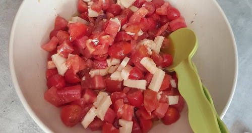 Une Salade Caprese tiède aux Tortellinis