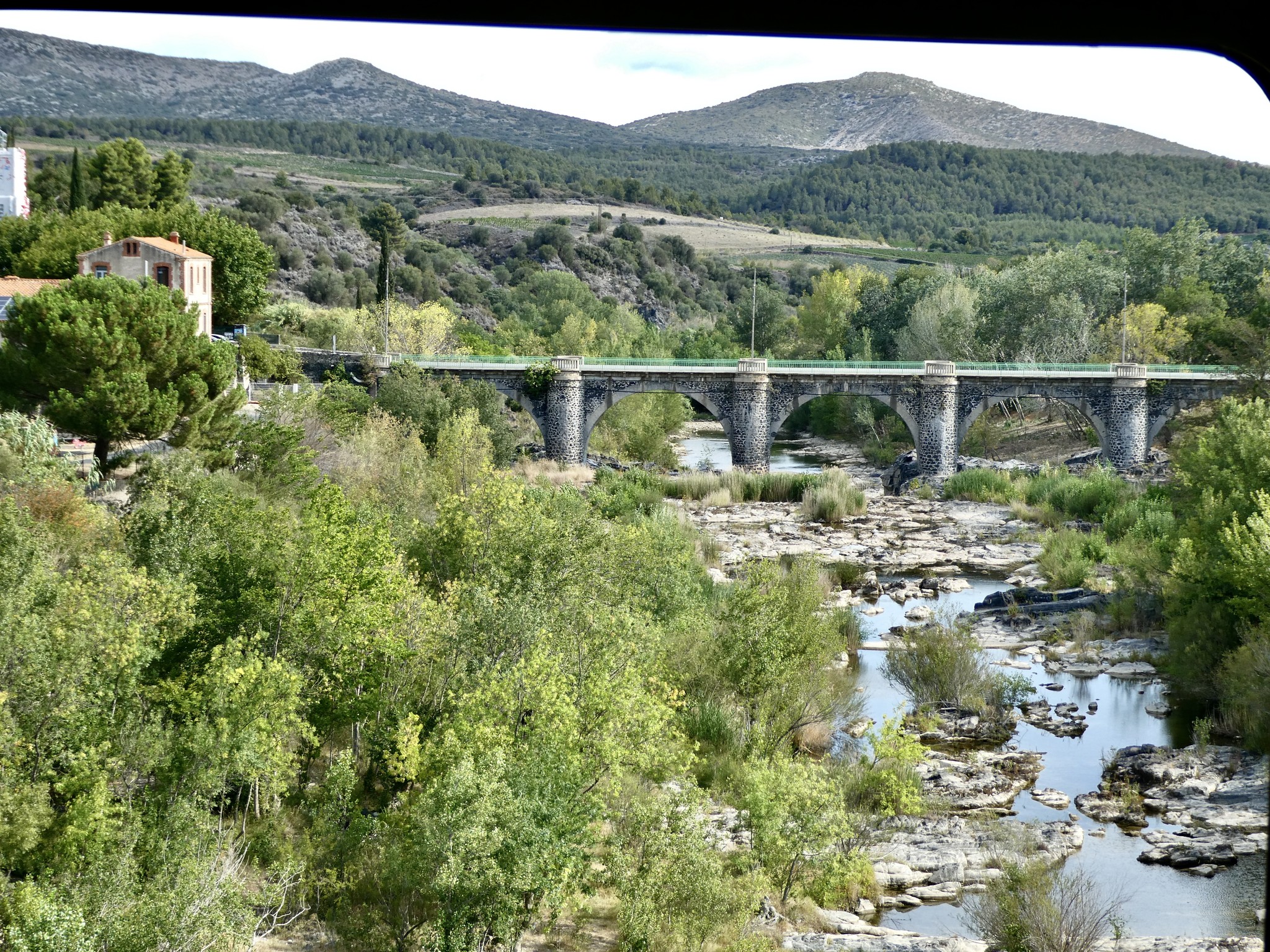 Aucune description de photo disponible.