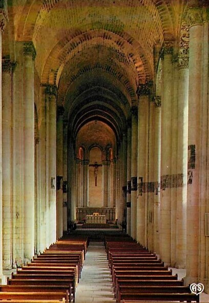 Chênehutte-Trèves-Cunault : église Notre-Dame de Cunault
