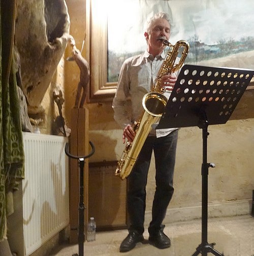 Théâtre au cabinet des Z uns possible : les monologues ébourriffants de Chloée Deborde et le saxo de Jean-Michel Beaudoin