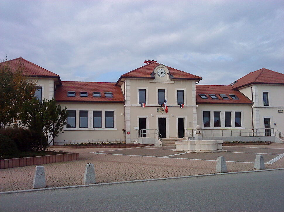 Cessy (01) - Mairie.jpg