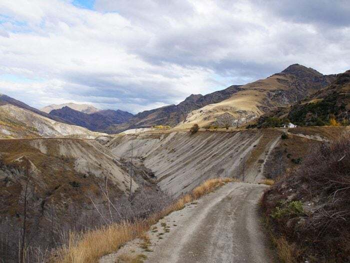La route de Skippers Canyon en Nouvelle-Zélande fait partie des routes les plus dangereuses au monde.
