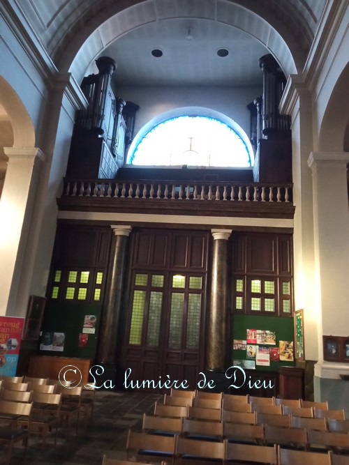 Menin (Belgique), l'église Saint Vaast