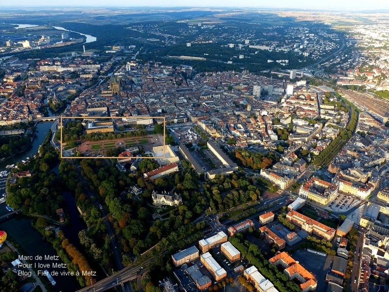 Metz / L'Esplanade de la République...