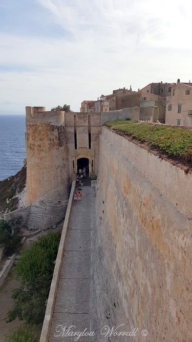 Corse : Bonifacio, balade hors les murs