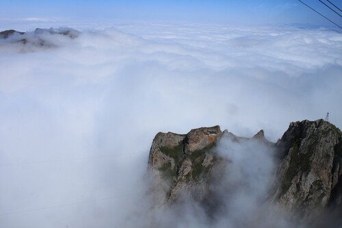 LE PIC DU MIDI DE BIGORRE .