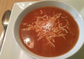 Soupe à la tomate aux vermicelles (facile)