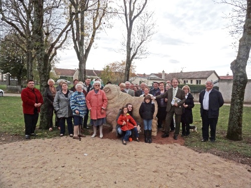 La statue du mouton mérinos inaugurée route de Chaumont...