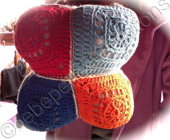 mon premier  coussin au crochet 