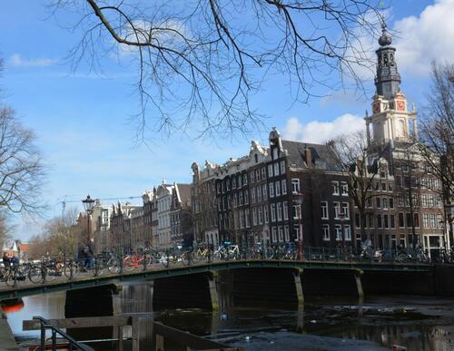 Vue du pont de Staalstraat à Amsterdam