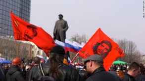 140315231140-ukraine-donetsk-pro-russia-rally-scenes-from-t