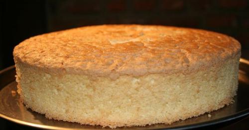 Gateau de savoie super moelleux - Recettes Faciles