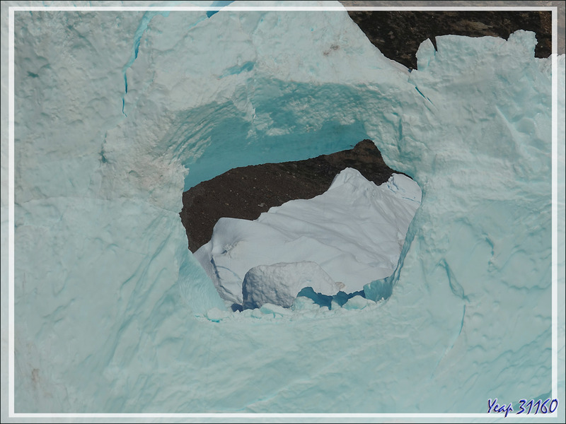 Métamorphose de l'iceberg au trou - Navigation entre Karrat Island et Illulissat - Upernivik Island - Groenland