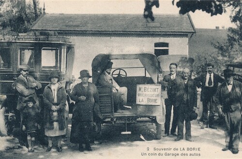 Un Coin du Garage des Autos - Mr. Béziat, Guérisseur