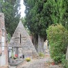 LAFRANCAISE dans le cimetière des tombes pyramidales 2017 08 09 photo mcmg82