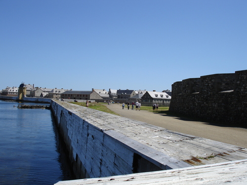 En Nouvelle-Ecosse, l'Ile de Cap Breton et Louisbourg....