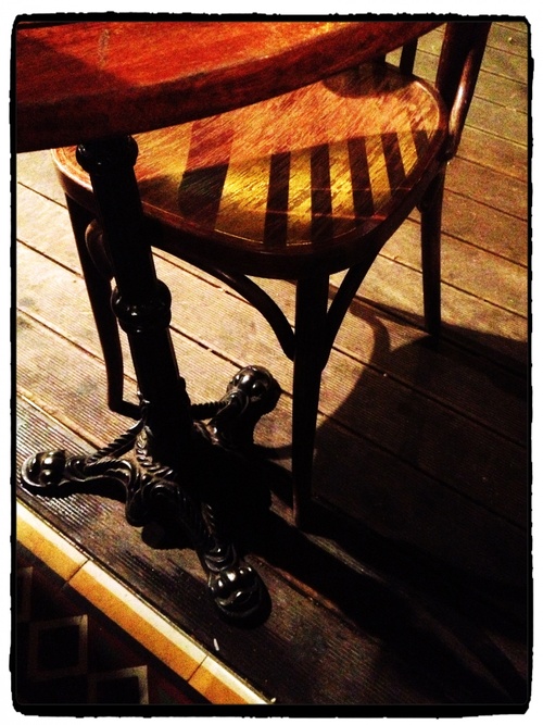 pieds de chaise et table