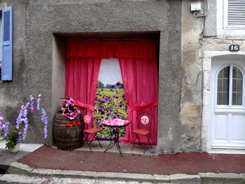 Les rues de Châtillon sur Seine décorées magnifiquement pour la Saint Vincent Tournante des Crémants de Bourgogne 2013......