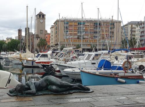 La Tour Brandale vue depuis la Marina du Port à SAVONE