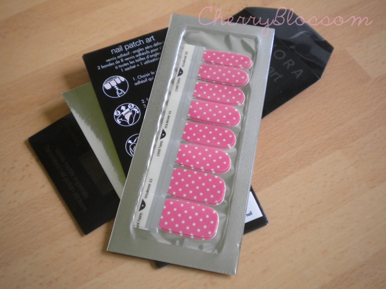 Tini ouini nail patch sephora rose et blanc à petit pois !
