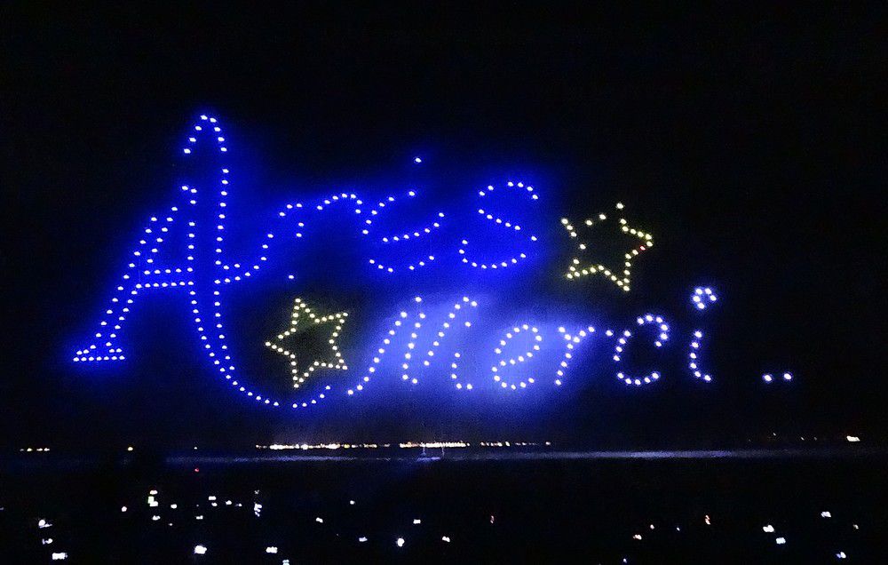 Un grand spectacle de drones, à Arès...