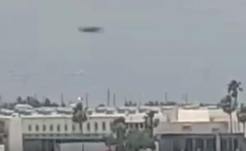 Rencontres entre avions et ovnis.