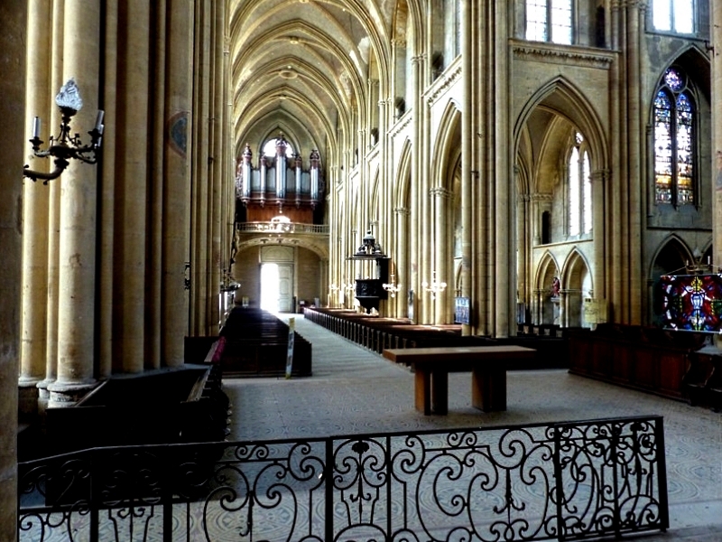 Metz / L'exposition Mise en Abyme à la basilique Saint-Vincent...