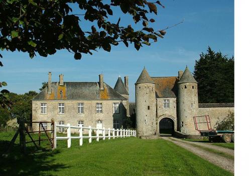LES REMPARTS D'AMFREVILLE (Manche)