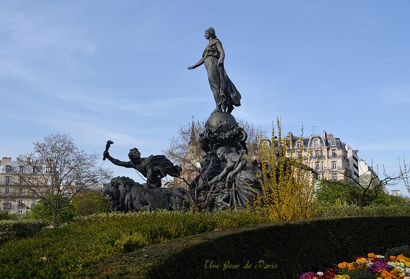 Place de la Nation : Le Triomphe de la République