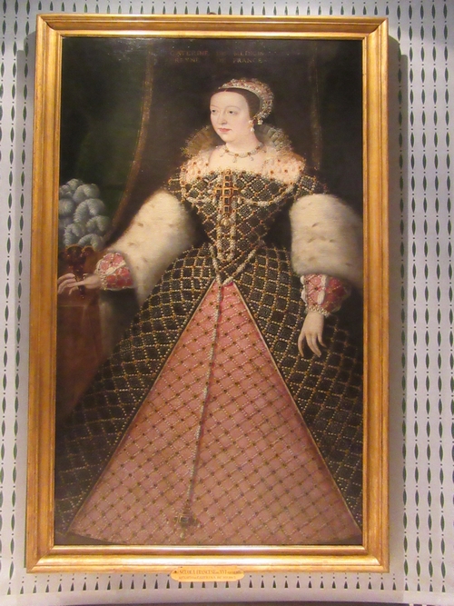 Lors du voyage de la SAHC au Musée National de l'Archéologie, nous avons pu visiter une exposition sur Henri II