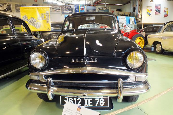 SIMCA ARONDE : LES BERLINES
