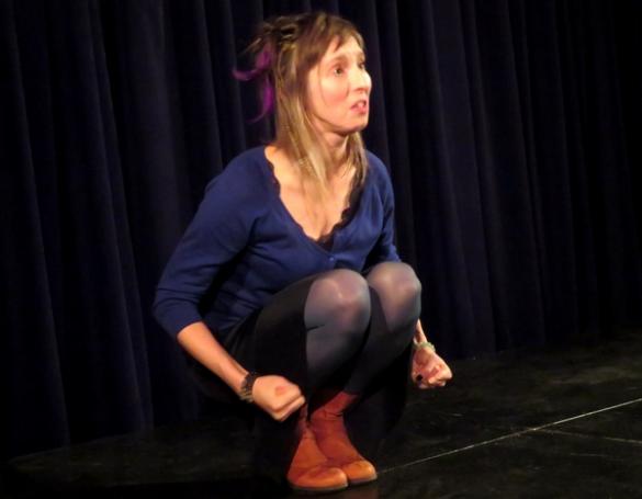 La conteuse Julie Boitte a subjugué les auditeurs lors de son spectacle ""Celle qui avait une plume" à la médiathèque de Châtillon sur Seine...