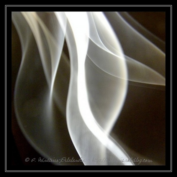 Volutes de fumée d'encens...