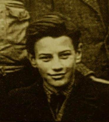 Peut être une image de 1 personne