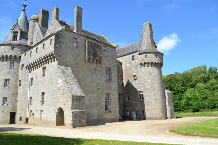 le chateau de Kerouzéré  29N