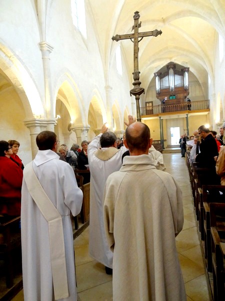 Un  pèlerinage à l'ermitage de Sèche-Fontaine , où vécut Saint Bruno.