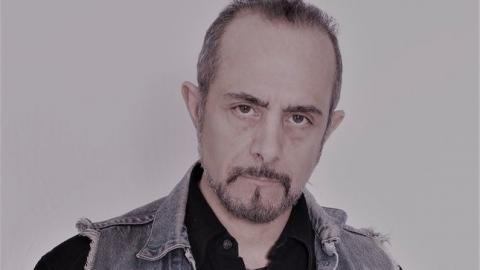 VERNI - Détails et extrait de son premier album solo Barricade