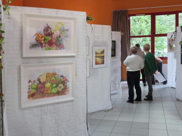 Au Salon d'Automne de Chamesson en 2024, 35 peintres ont présenté 165 tableaux, tous plus beaux les uns que les autres !