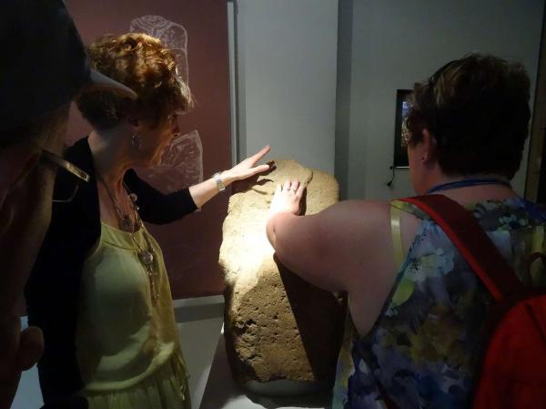 Un groupe de mal-voyants a visité le Musée du Pays Châillonnais-Trésor de Vix