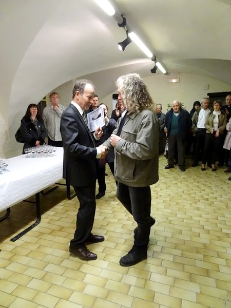 La remise des diplômes aux lauréats du concours des maisons fleuries 2013, à Châtillon sur Seine...