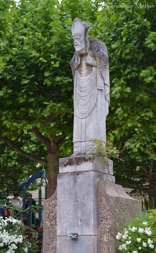 Montmartre : La légende de Saint Denis (Square Suzanne Buisson)