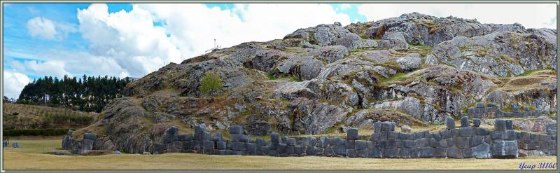 Vues panoramiques sur l'entrée du site de la forteresse Sacsayhuamán (suite) - Cuzco - Pérou