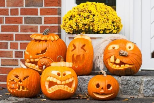 citrouille d'Halloween creusée-motifs-visages