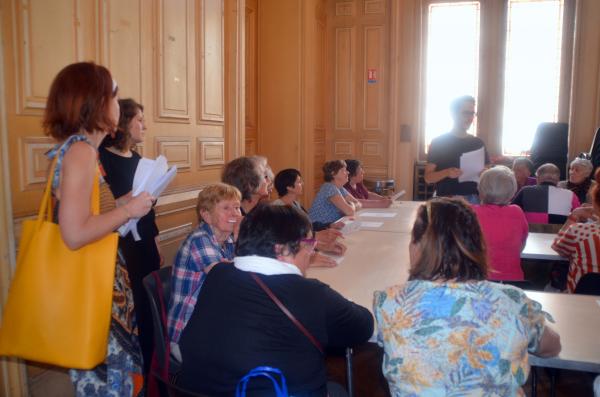 Une dictée intergénérationnelle à la Mairie du 13ème