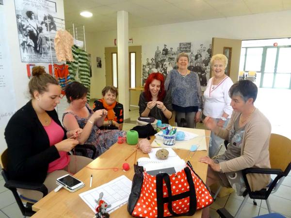 "La journée du tricot" a eu lieu au CSCL de Châtillon sur Seine